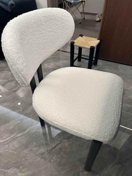 Dining Room Chairs: How to Choose Between White, Ash, and Mixed Styles?